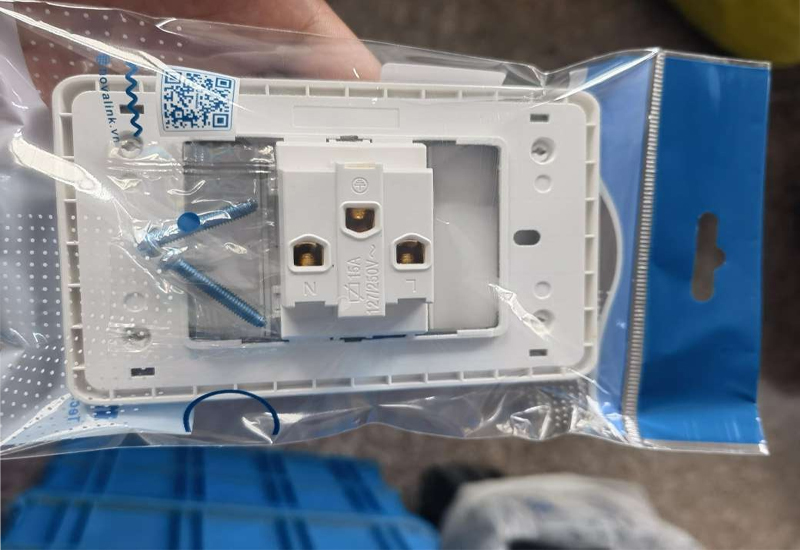 Bộ mặt ổ cắm đơn 3 chấu đa năng 15A novalink A6-08 câo cấp