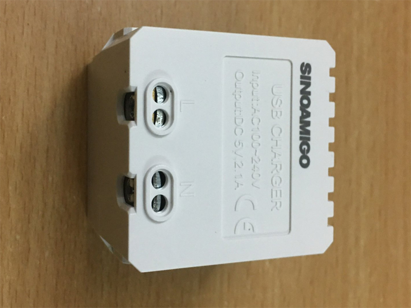 Ổ cắm đôi sạc USB 5V-2.1A âm tường sinoamigo P21-C3